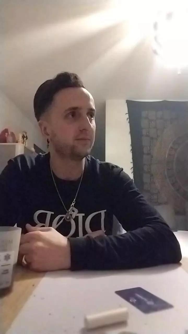 Bambite38 on Cam4 