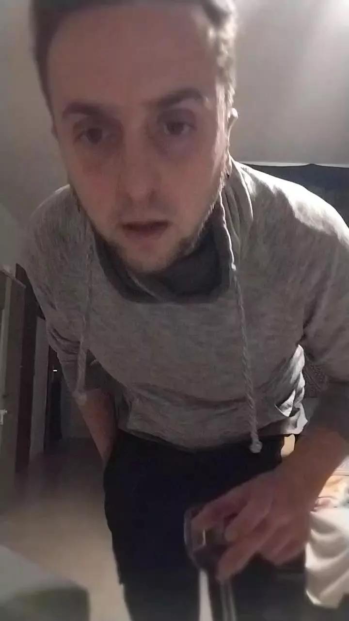 Bambite38 on Cam4 