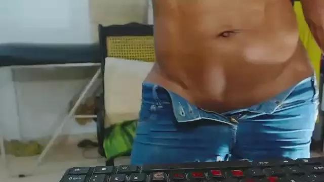 bardotbigcockts on Cam4 