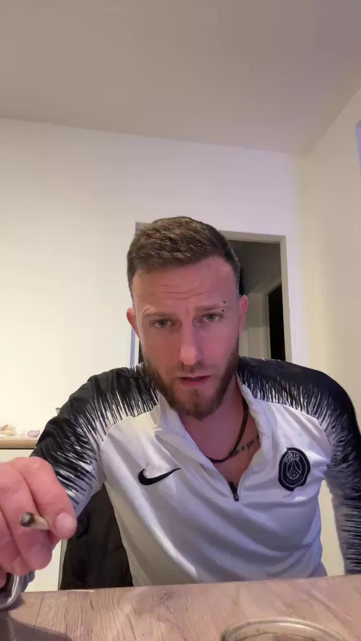 Basboy89 on Cam4 