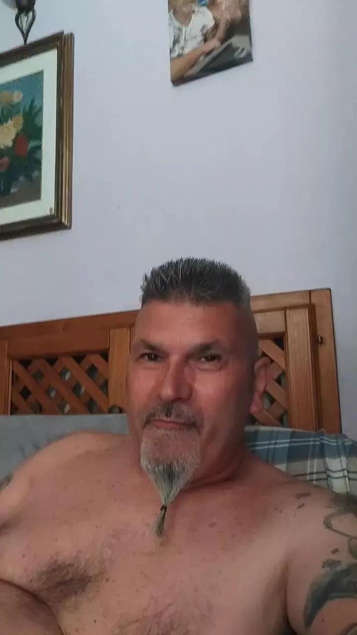 Batacchio70hot on Cam4 