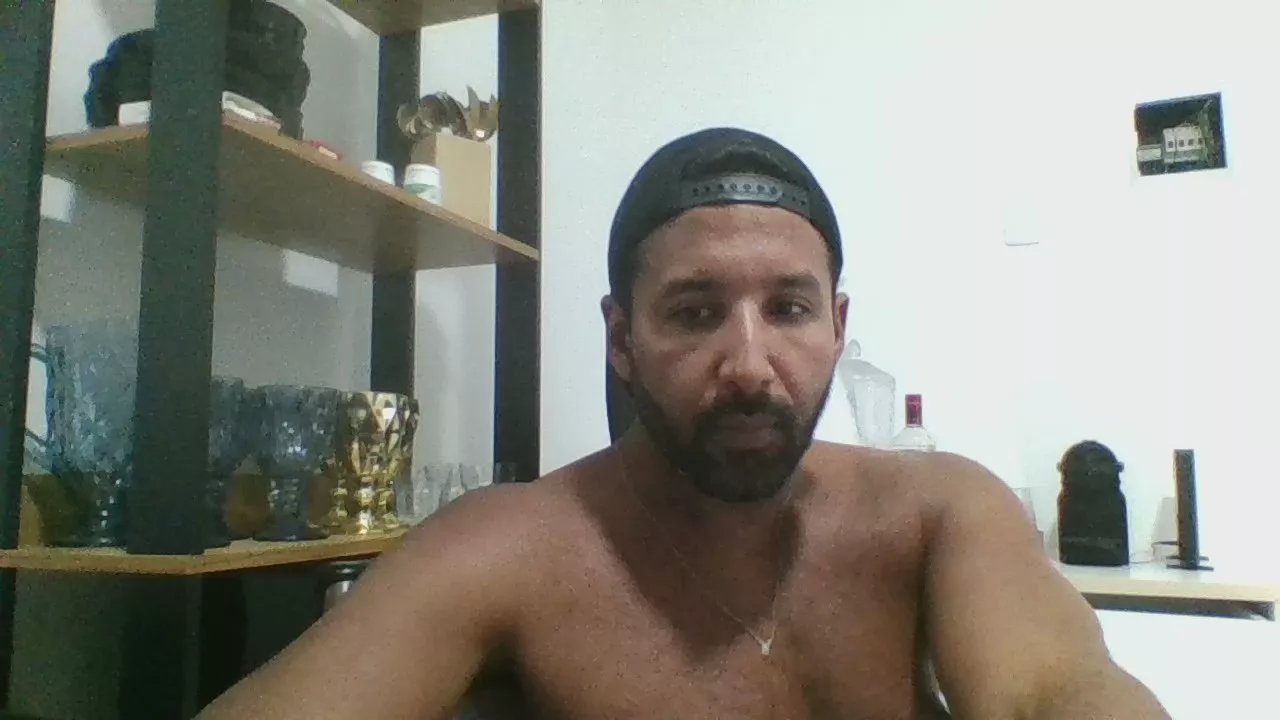 Offline BatistaSexxy on Cam4