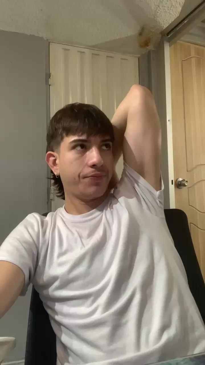 Bayron_77 on Cam4 