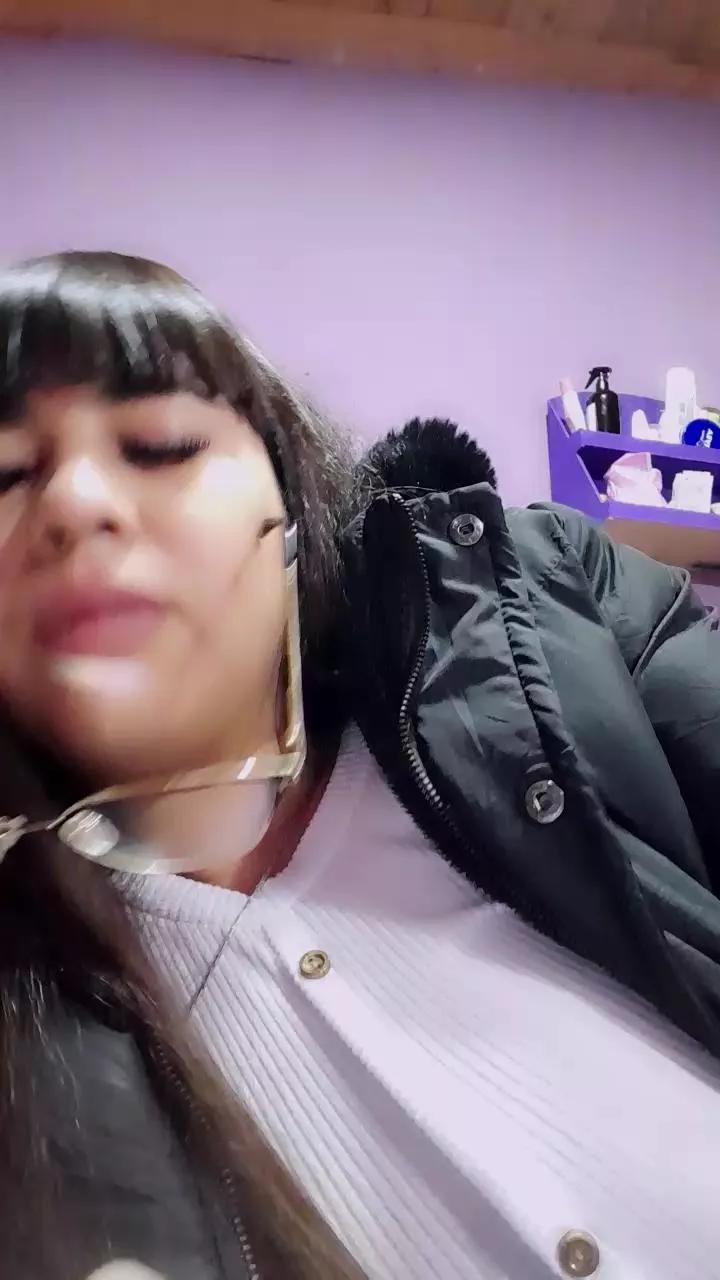 Bebijuu23 on Cam4 