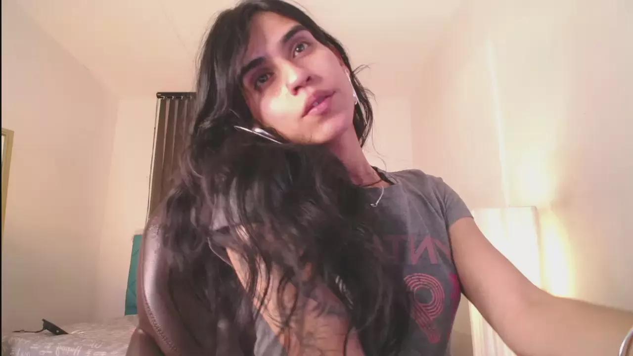 Bella_Poisonous on Cam4 