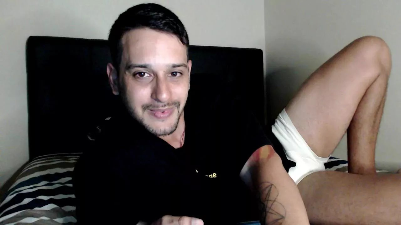 Offline bigale24 on Cam4