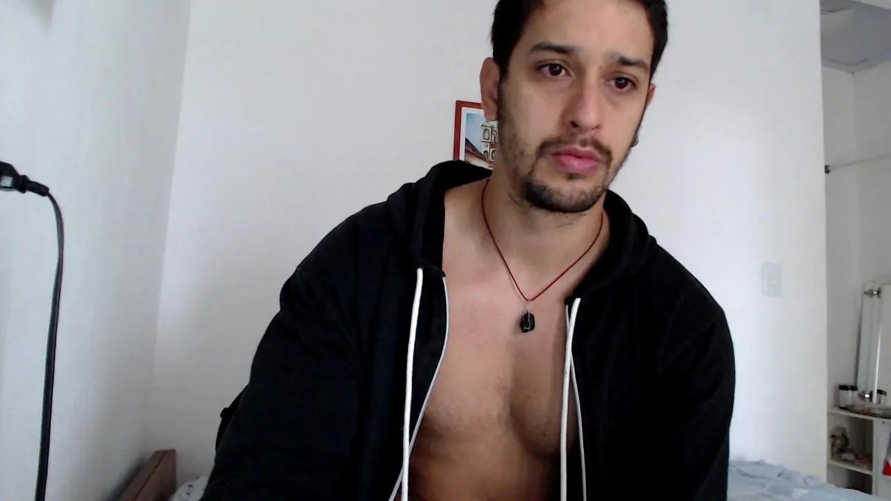 Offline bigale24 on Cam4