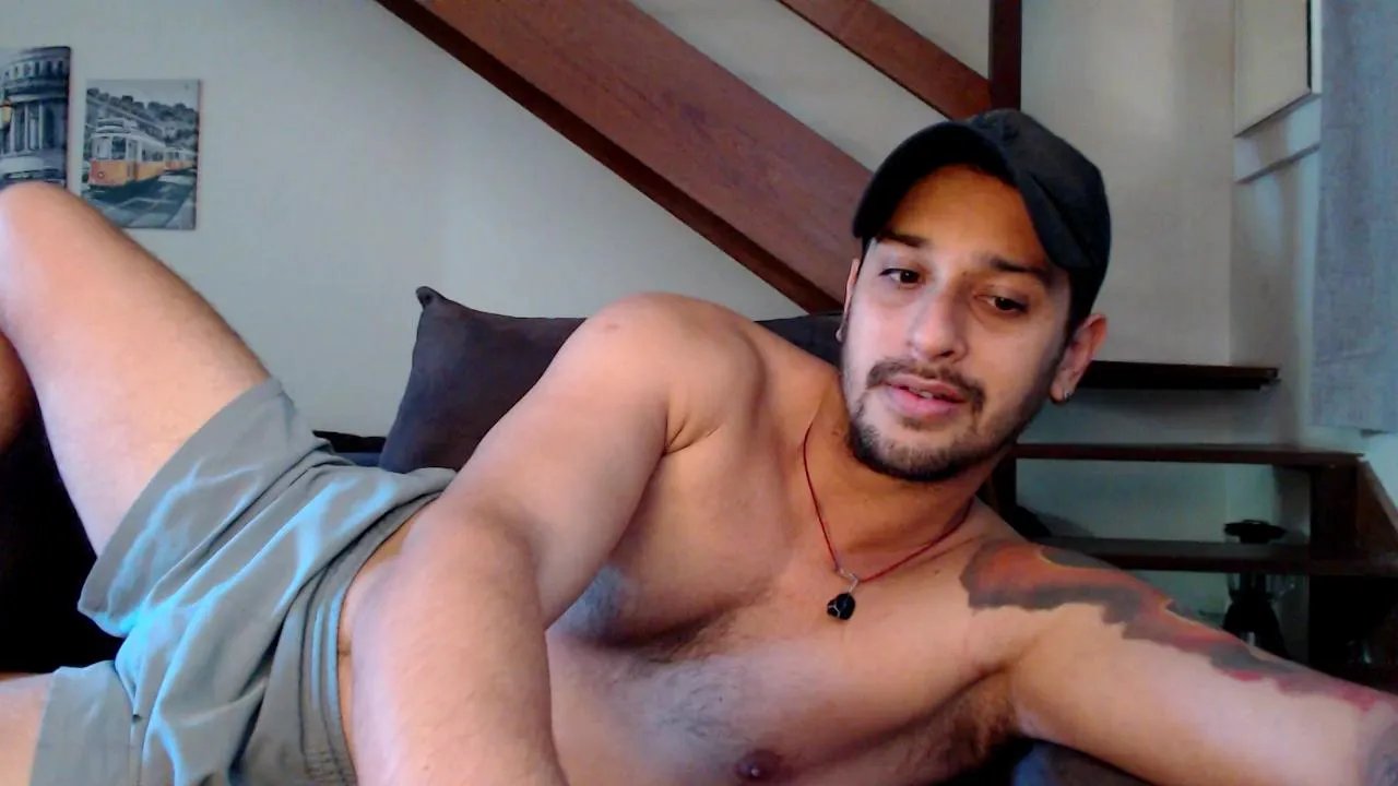 Offline bigale24 on Cam4