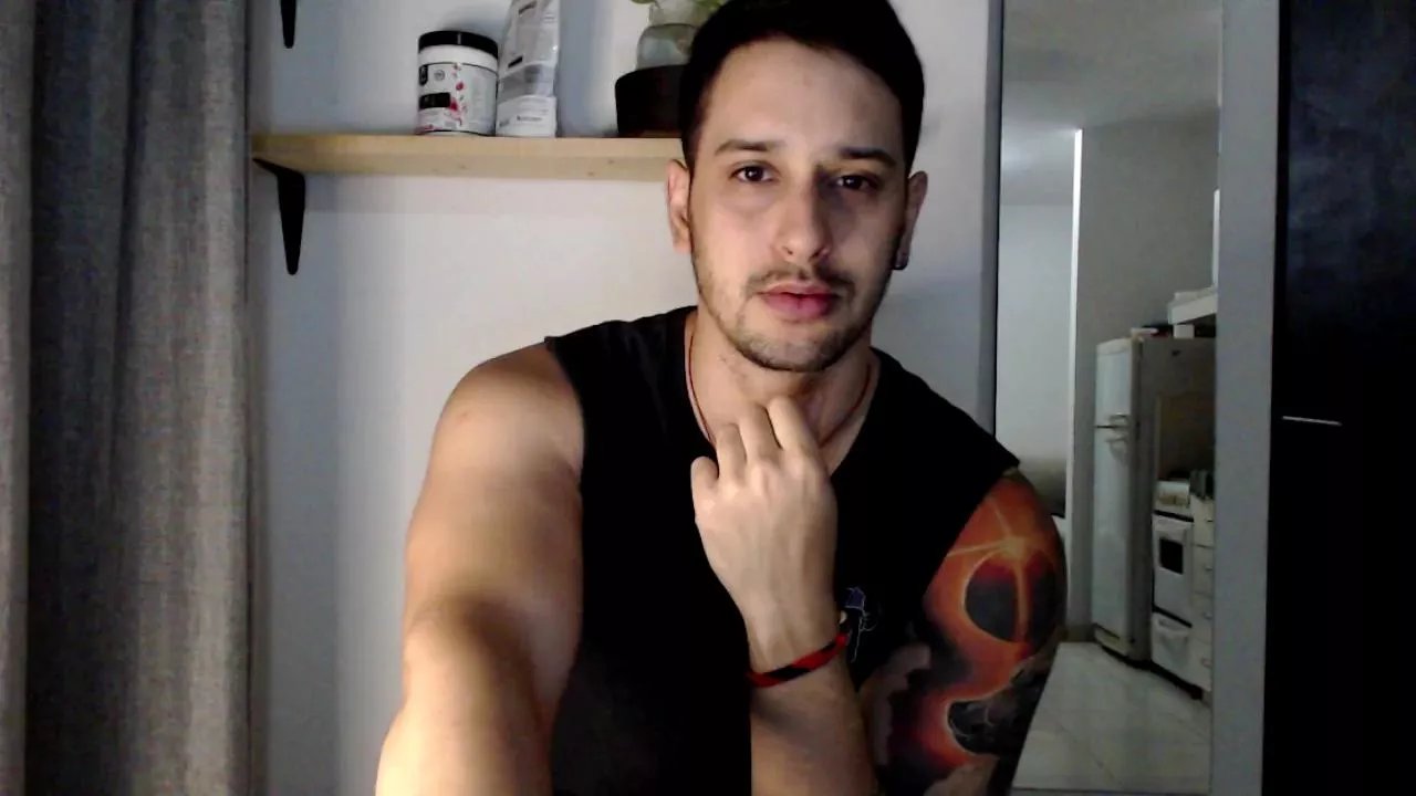 Offline bigale24 on Cam4