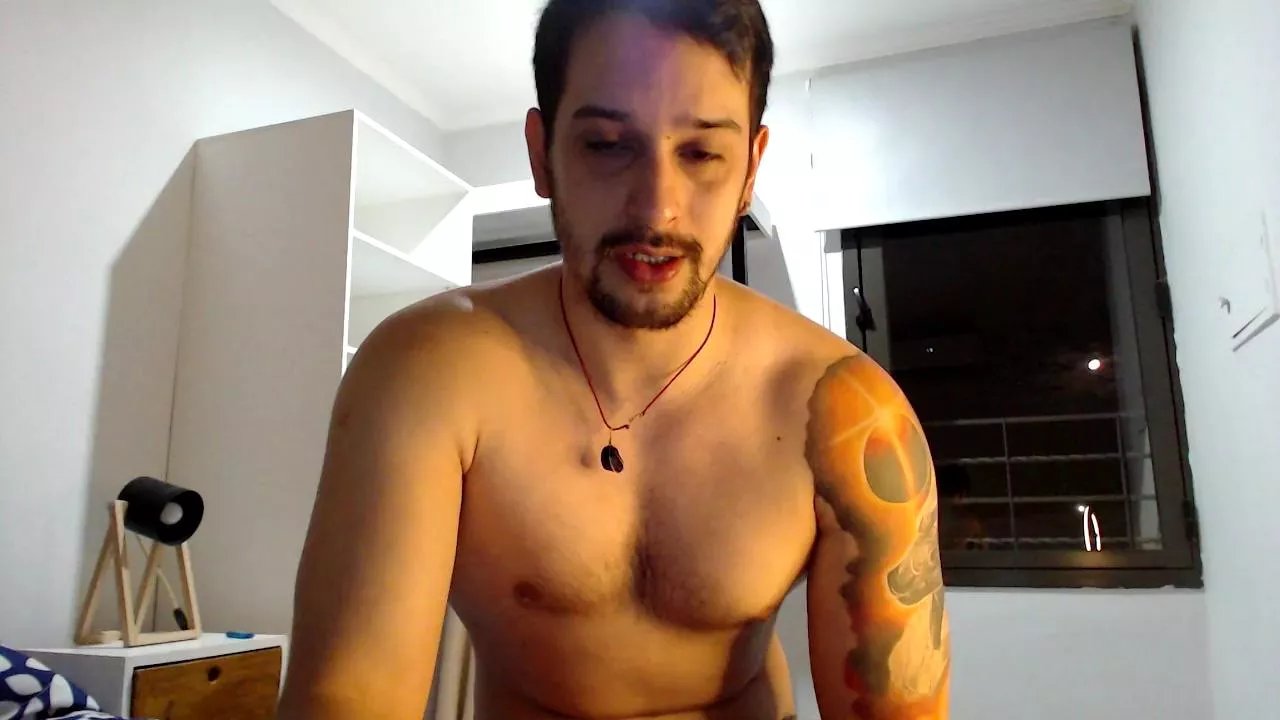 Offline bigale24 on Cam4