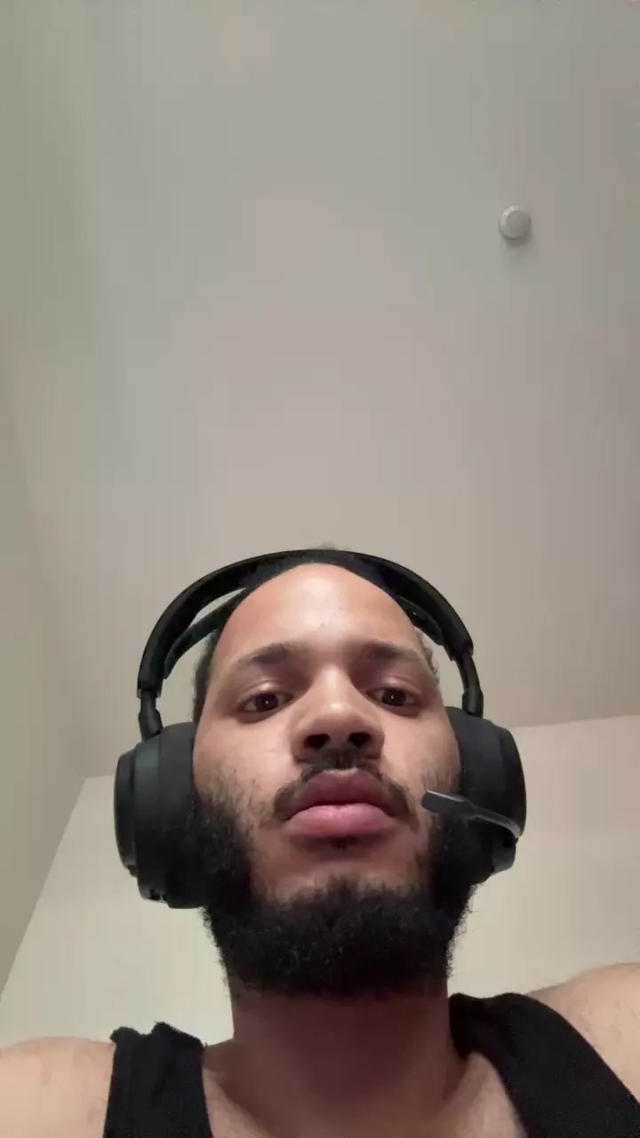 Offline BigDckMonster94 on Cam4