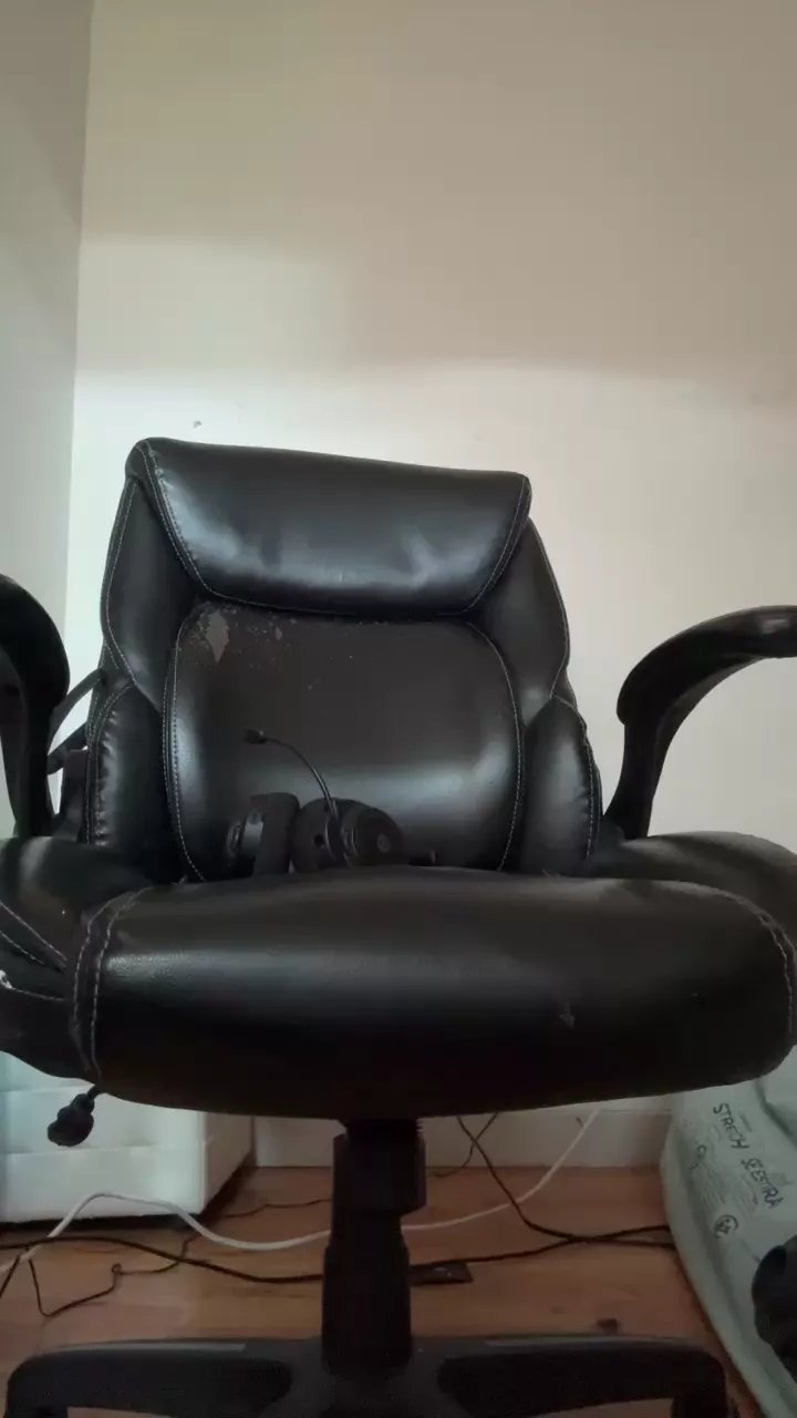 Offline BigDckMonster94 on Cam4