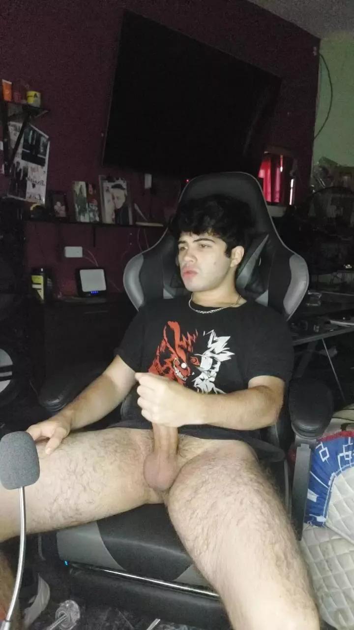 BigDick21cmPezL on Cam4 