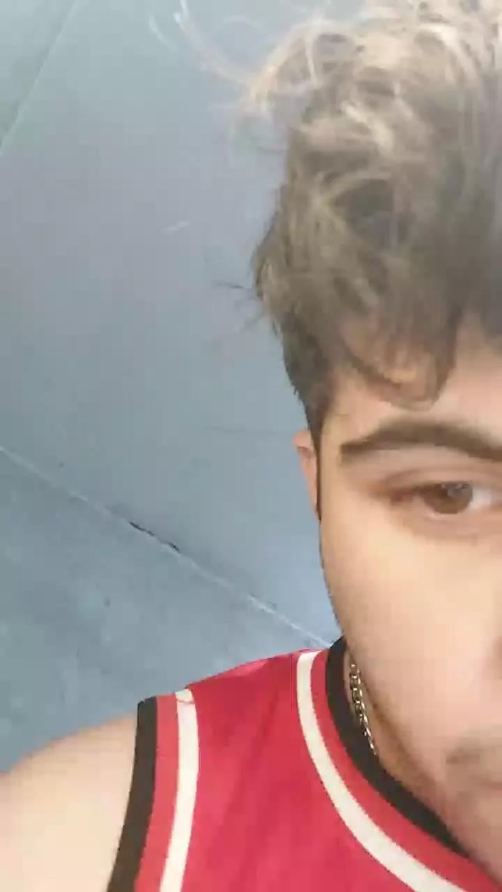 BigDick21cmPezL on Cam4 