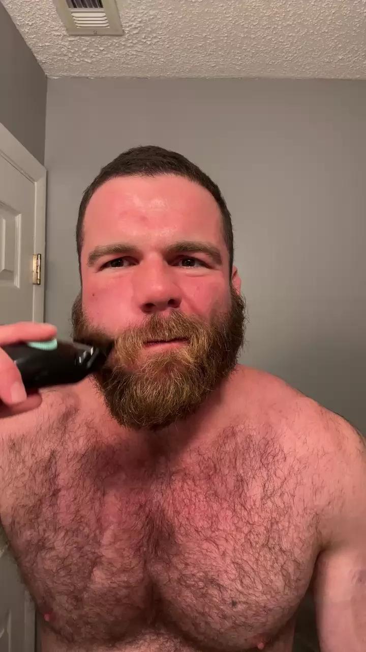 Bighairytopping on Cam4 