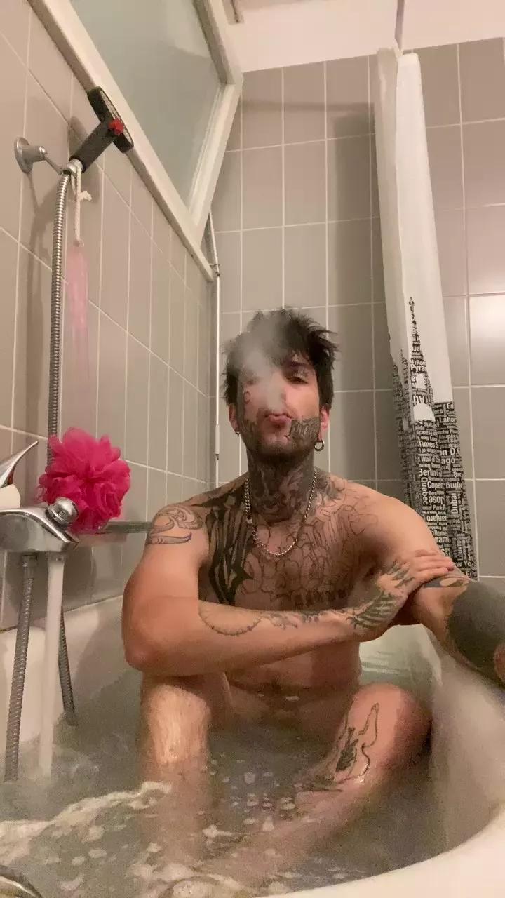 BigProfit95 on Cam4 