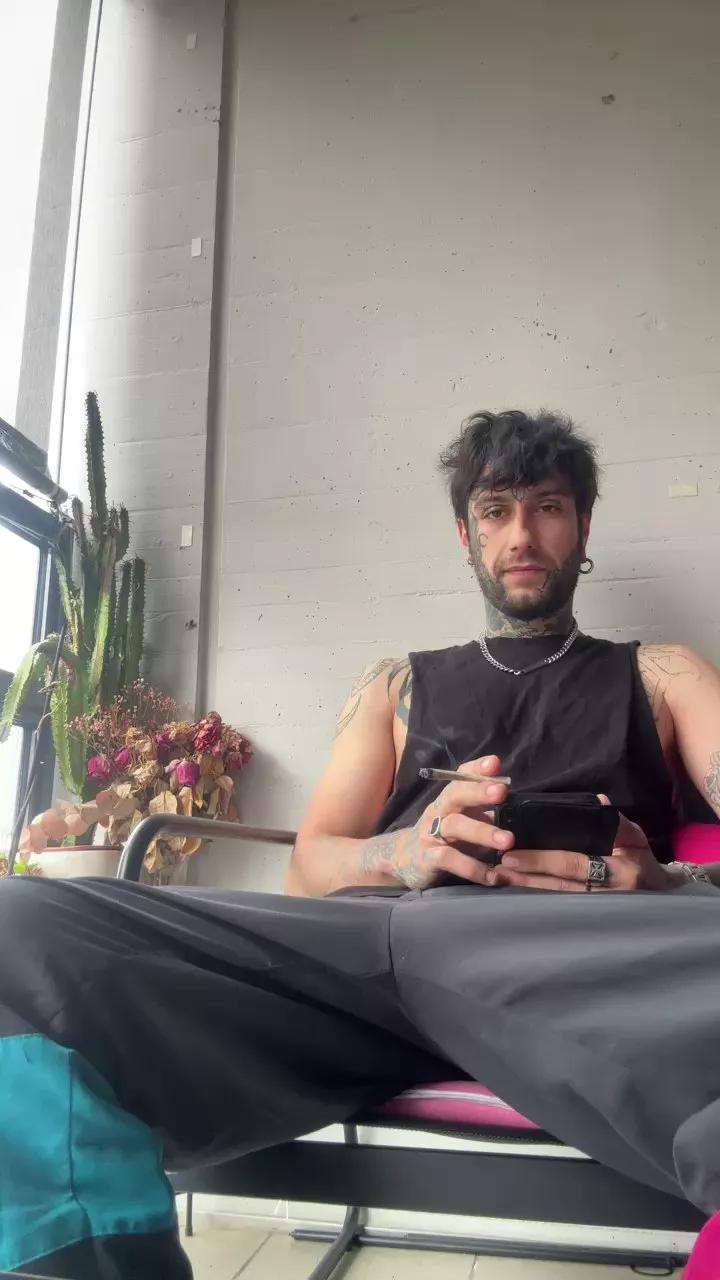 BigProfit95 on Cam4 