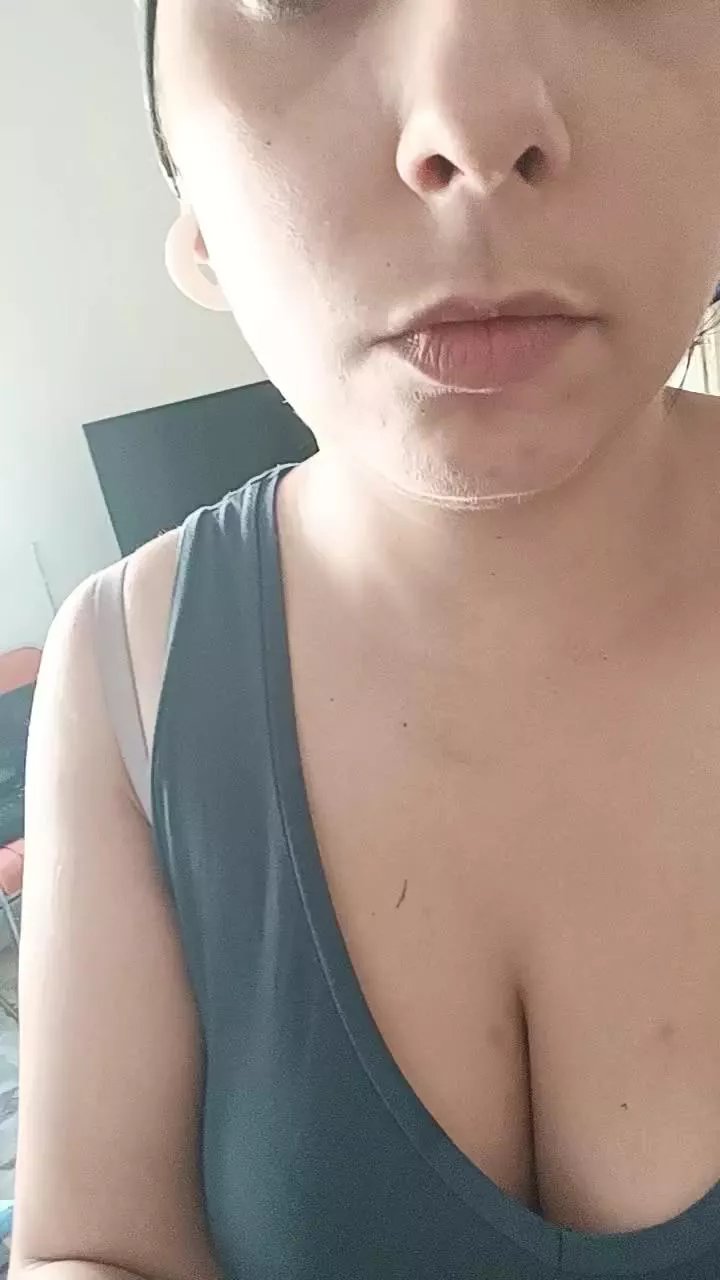 Offline bimbanympho on Cam4