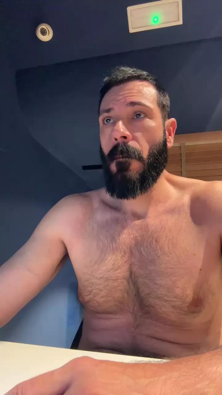 blackbeardpig on Cam4 
