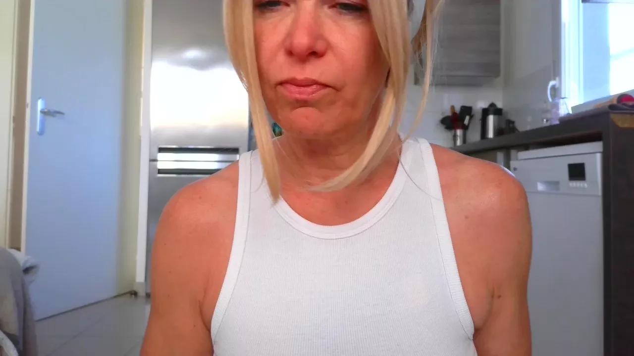 blondysugar on Cam4 
