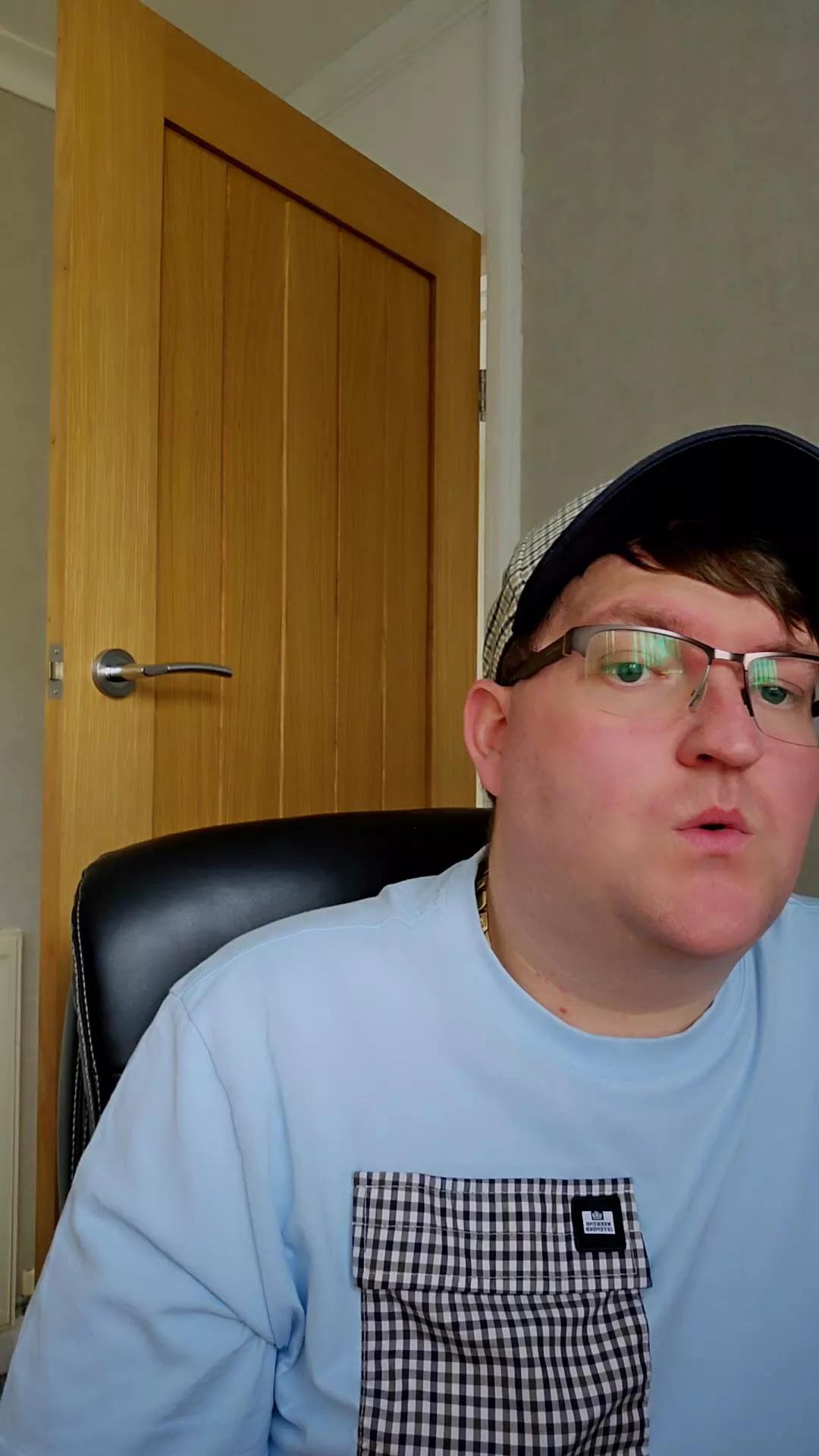BrummieBoi89 on Cam4 