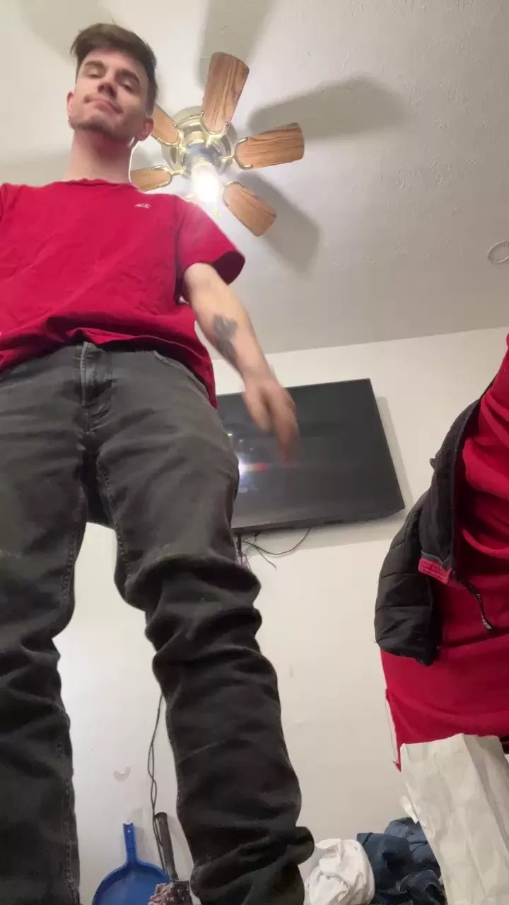 Offline BWCBENZ on Cam4