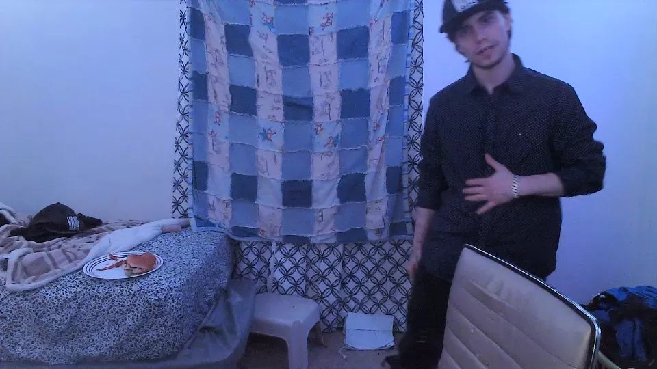 Offline BWCBENZ on Cam4