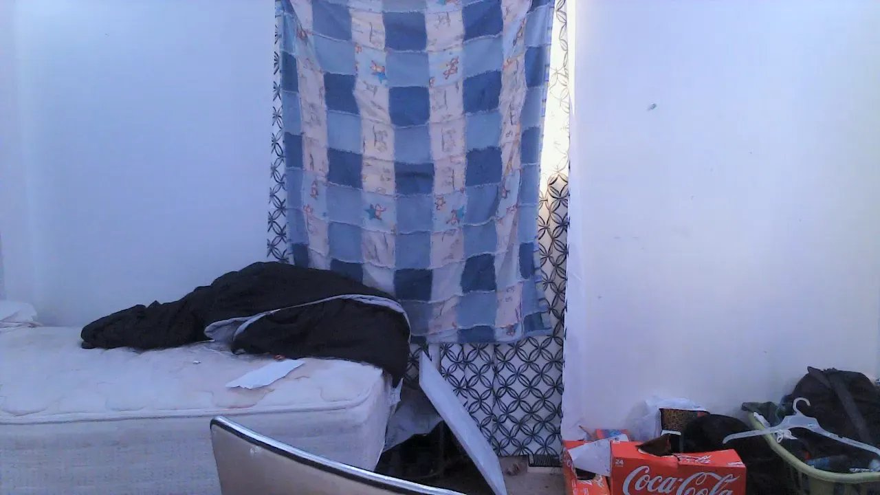 Offline BWCBENZ on Cam4