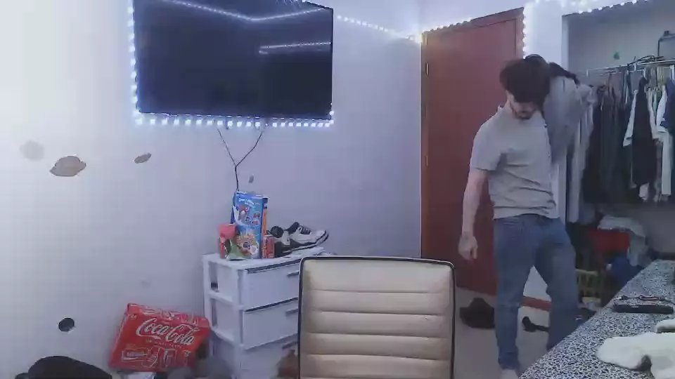 Offline BWCBENZ on Cam4