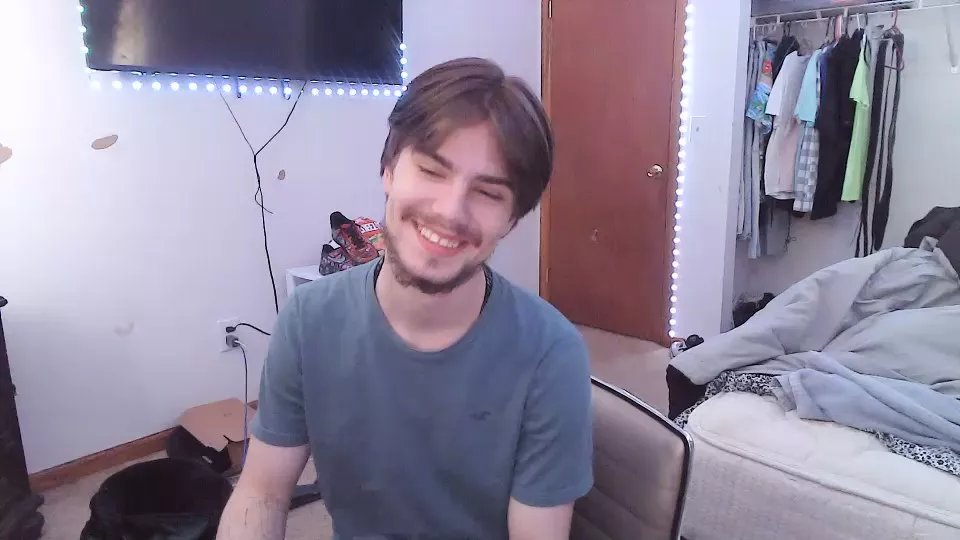 Offline BWCBENZ on Cam4