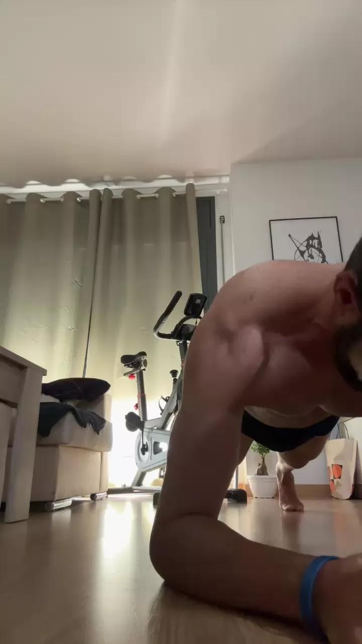 Caballero77777 on Cam4 