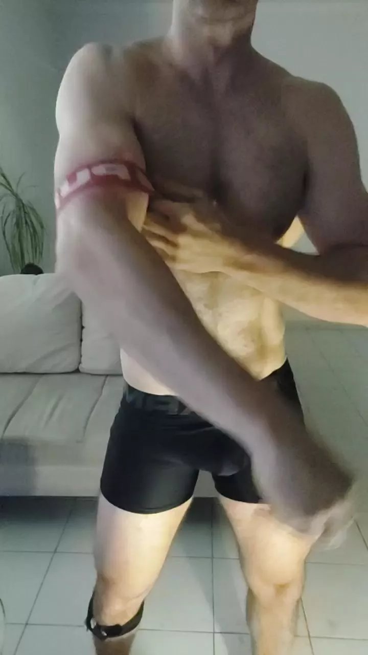 Offline calienteXXX261 on Cam4