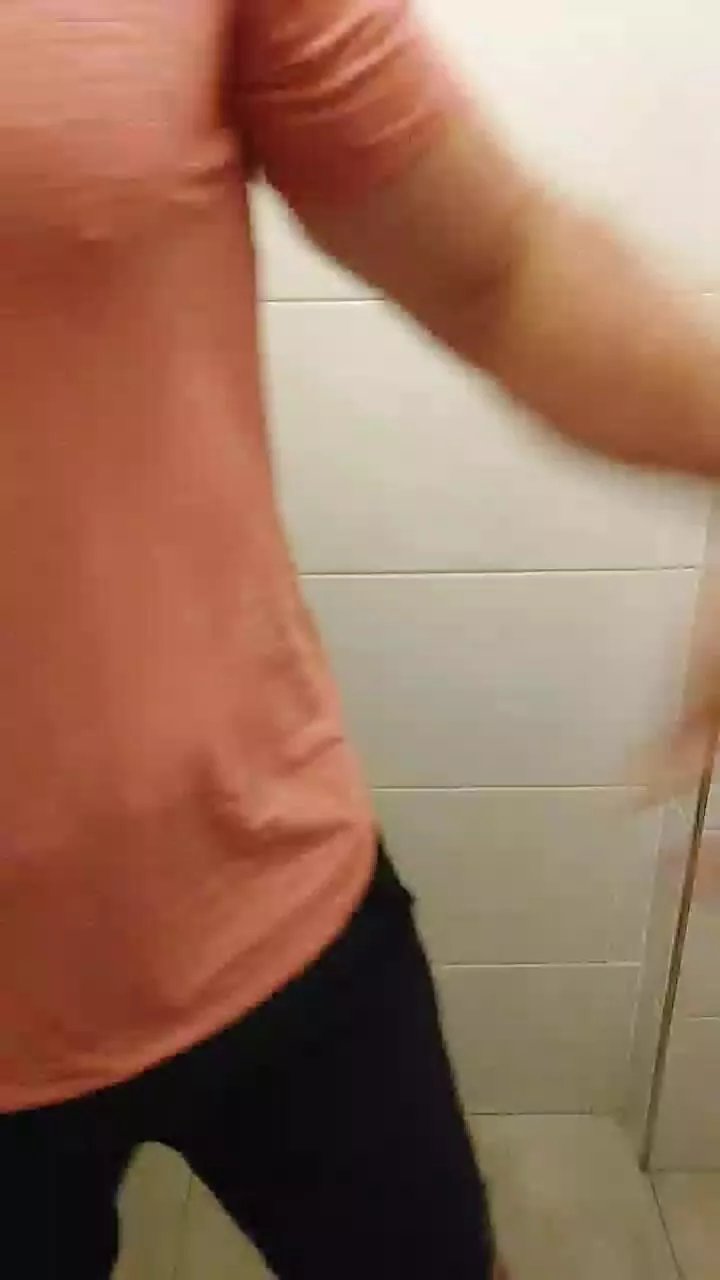 Offline calienteXXX261 on Cam4