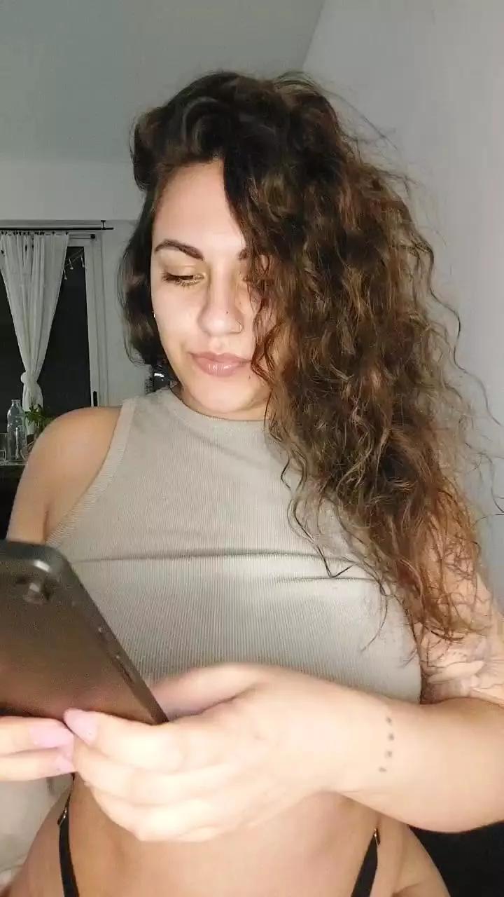 cande27 on Cam4 