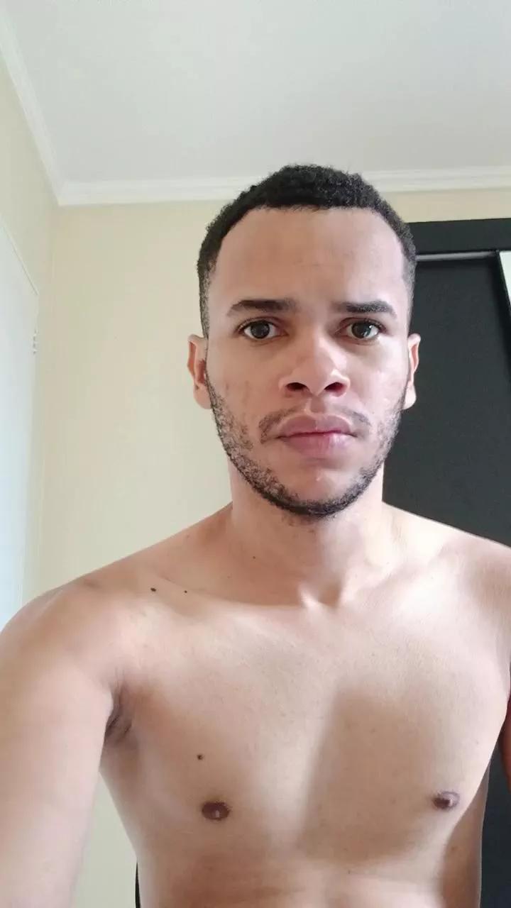 Carlosxntos on Cam4 