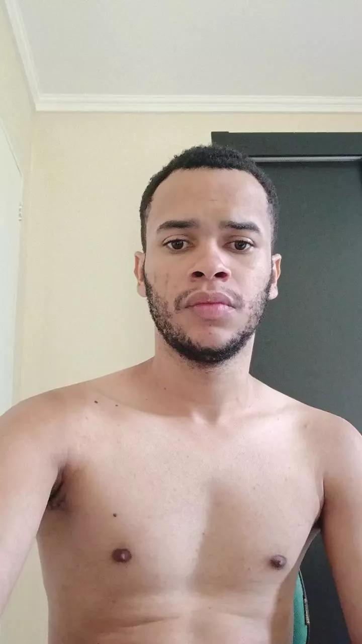 Carlosxntos on Cam4 