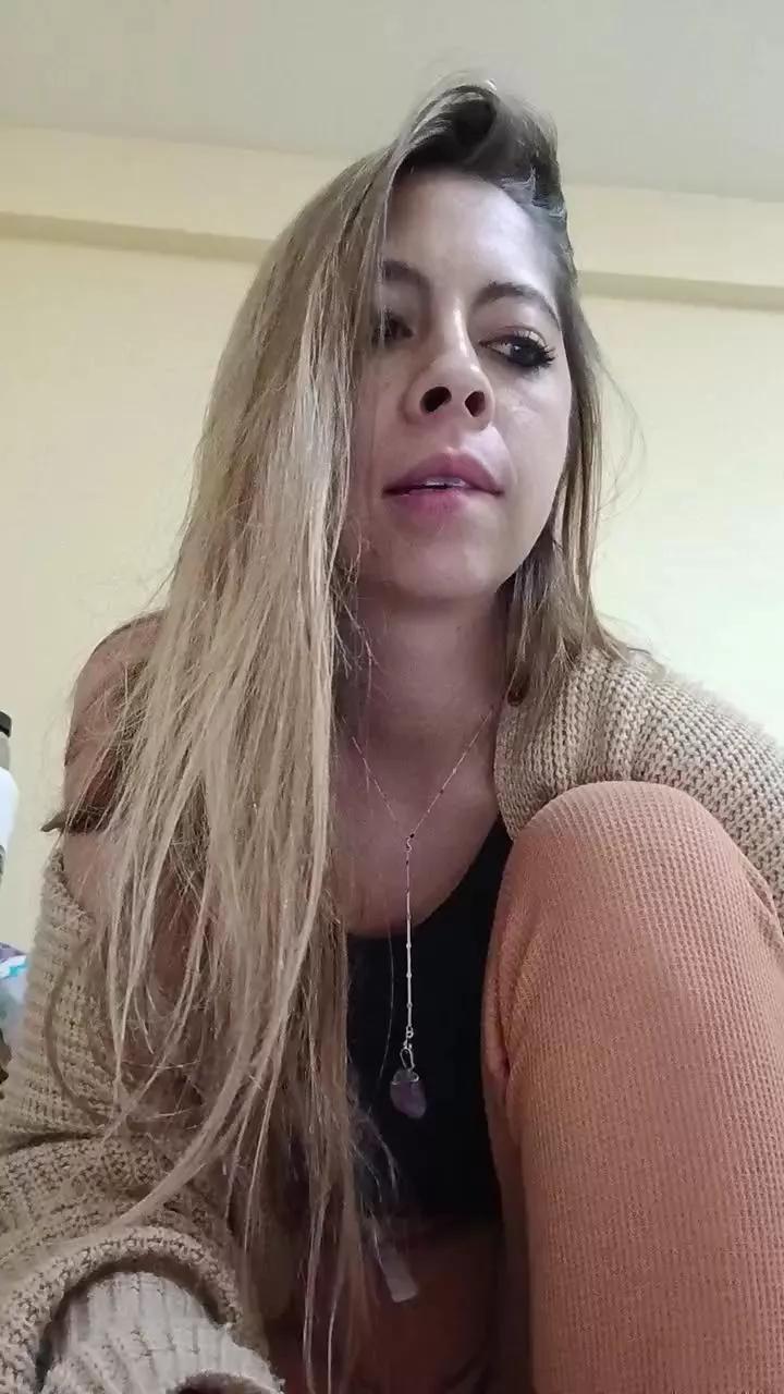 Celes90 on Cam4 