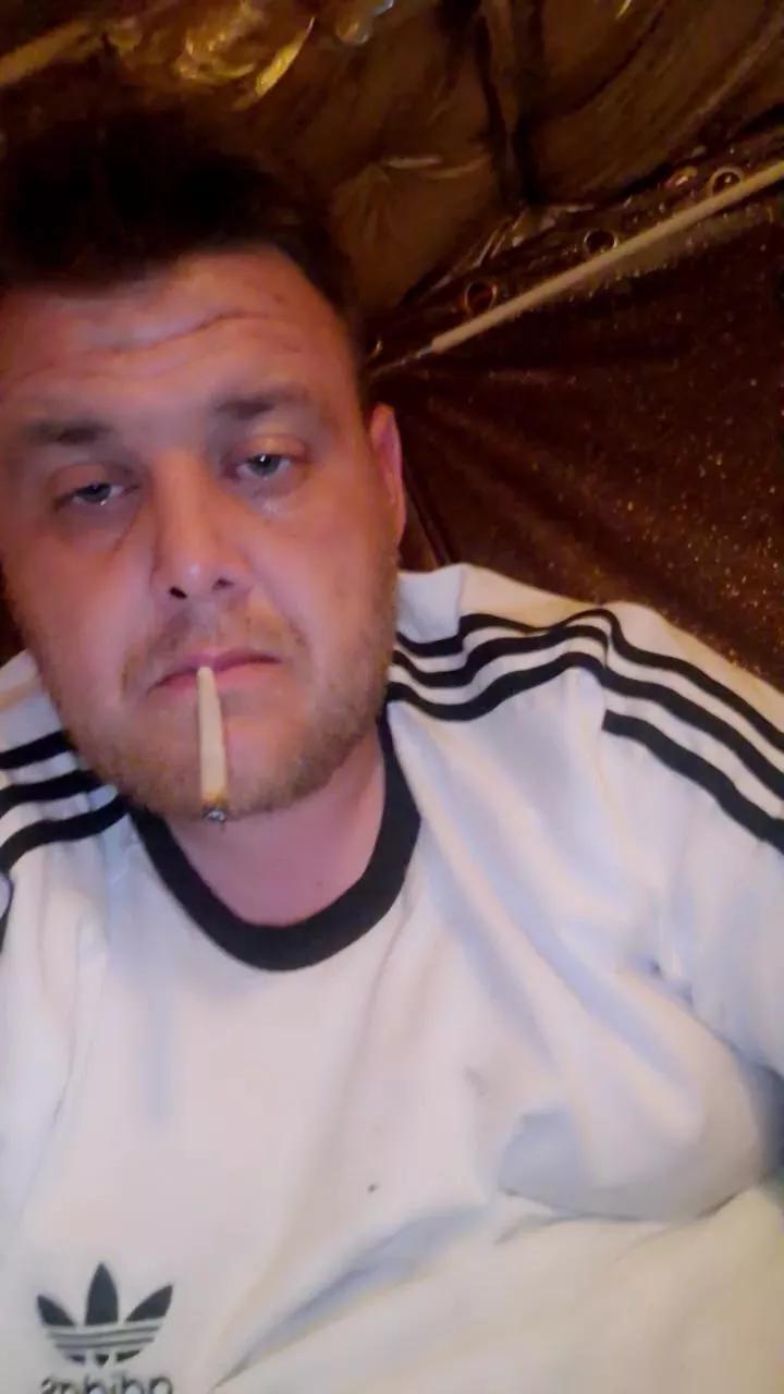 Chavbear on Cam4 