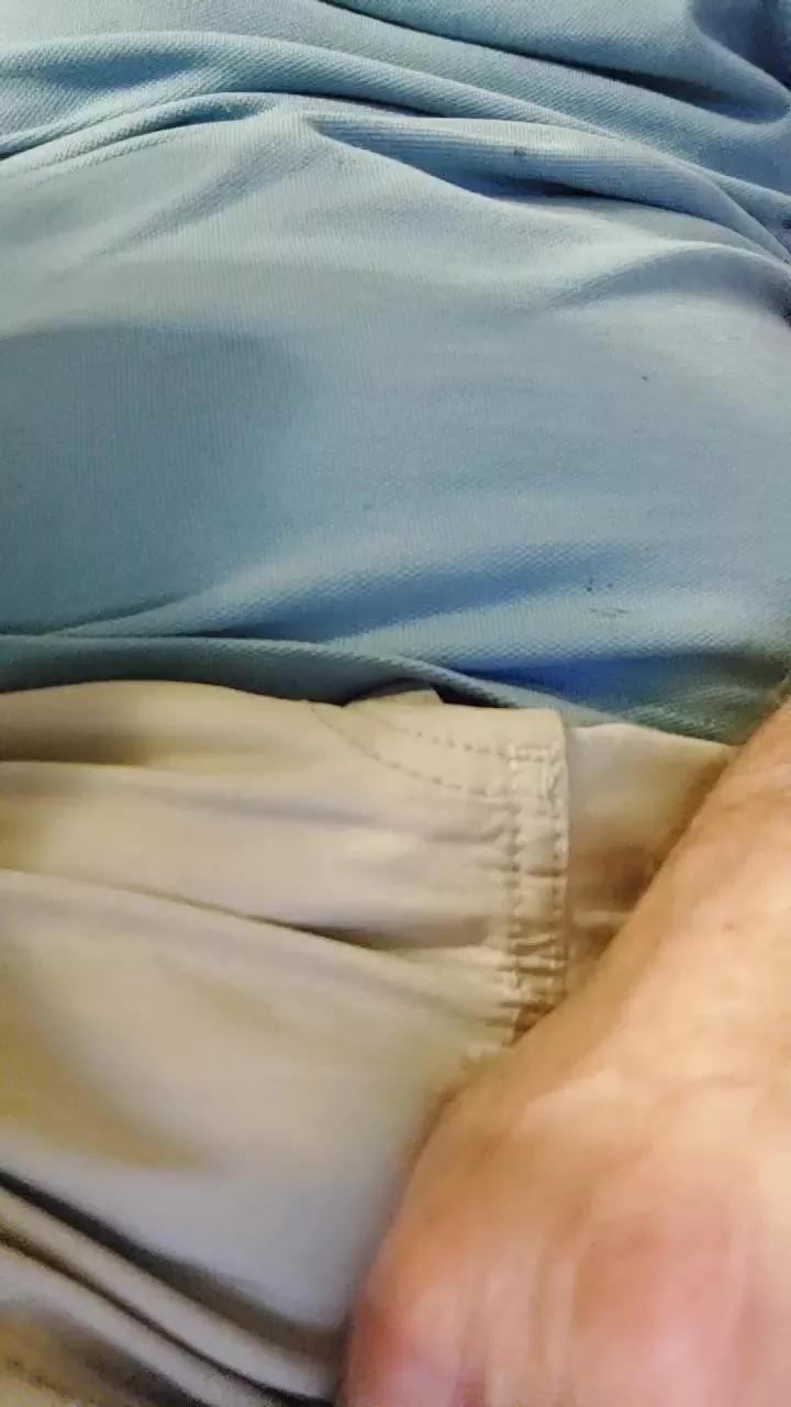 cheekeygeeza61 on Cam4 