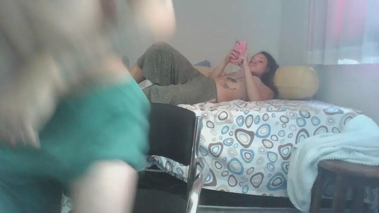 chefin_hot351 on Cam4 