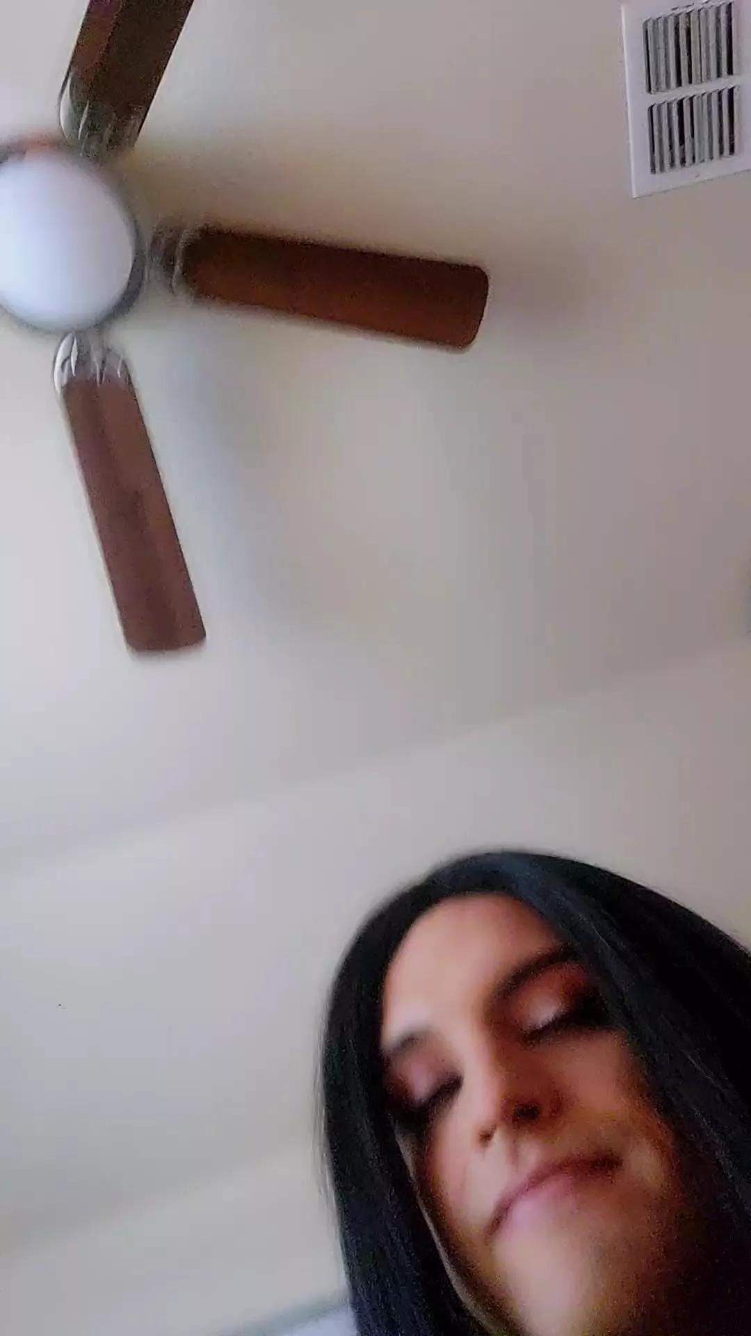 Chillifrog86 on Cam4 