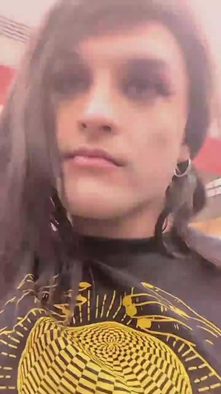 Chillifrog86 on Cam4 