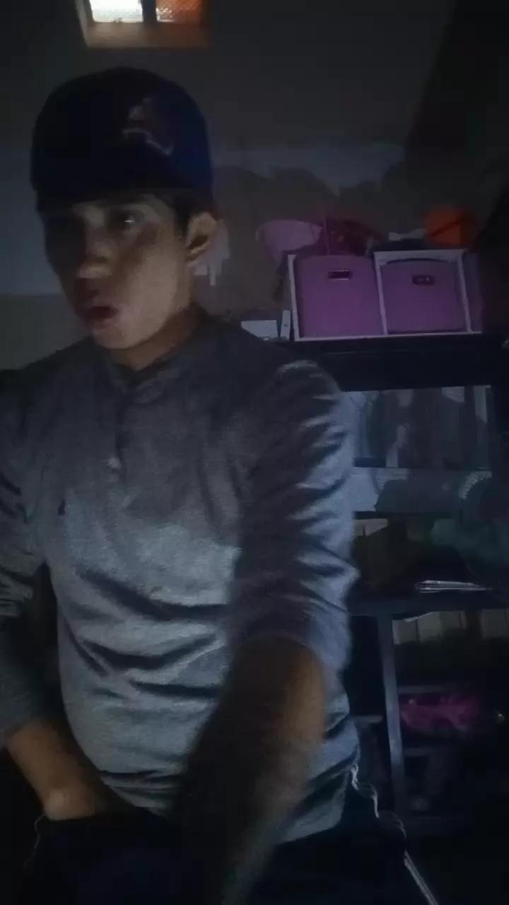 ChristoSal07 on Cam4 