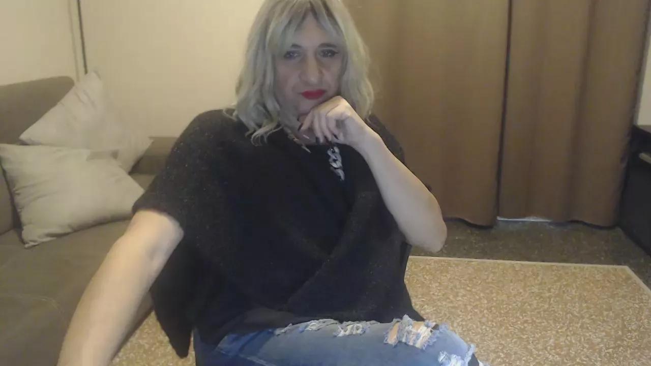 cinziatrav on Cam4 
