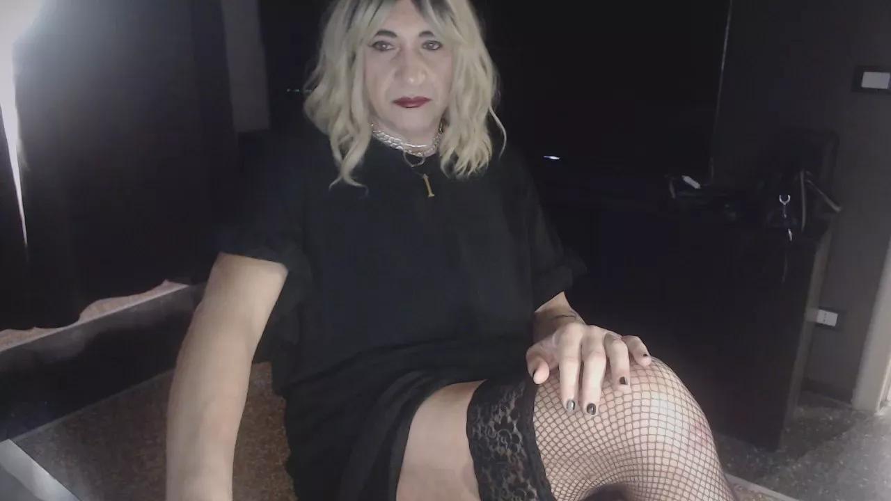 cinziatrav on Cam4 