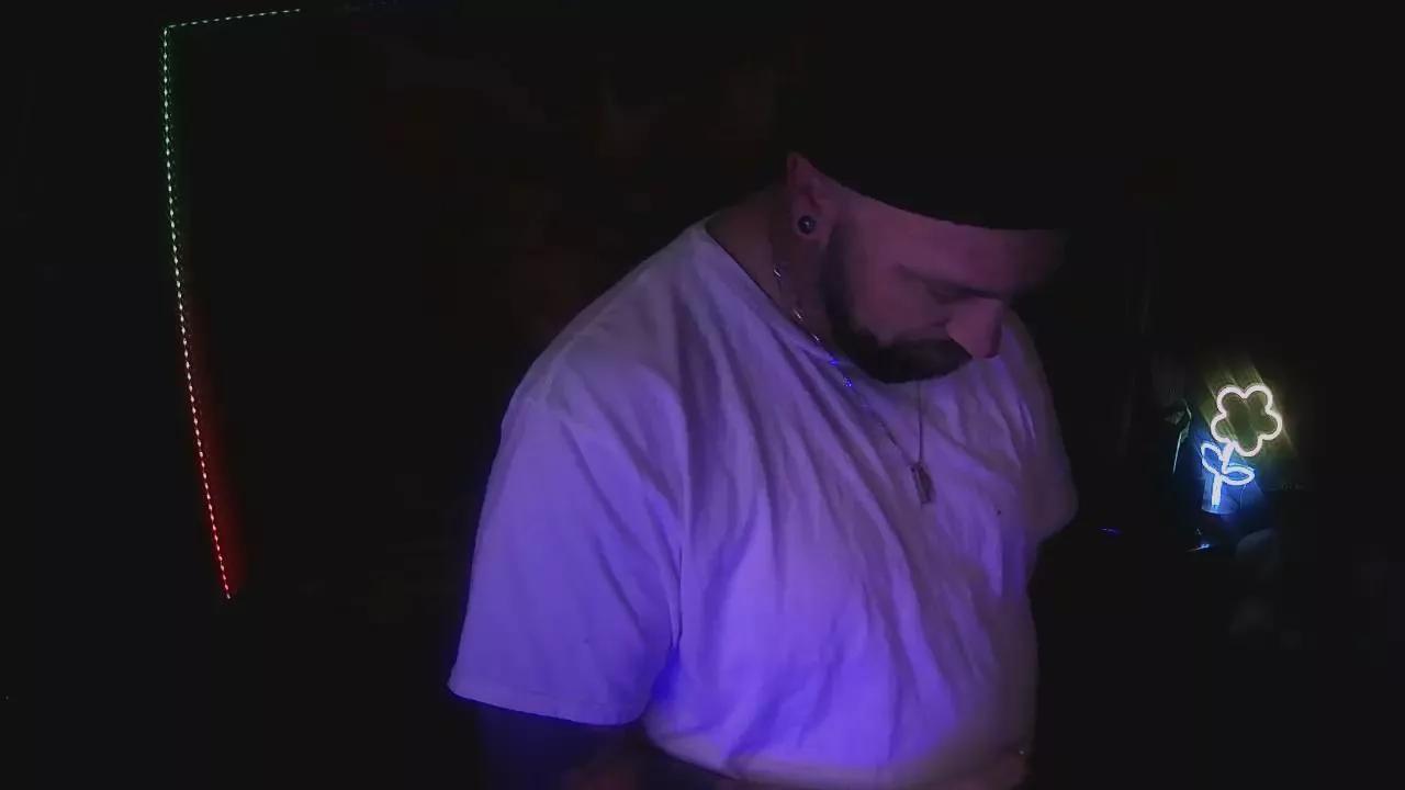 cloudy_tactix on Cam4 