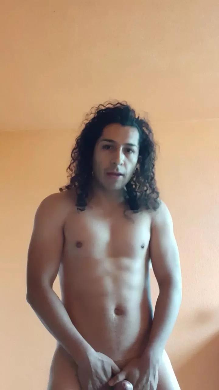 Curlyguyxxx on Cam4 