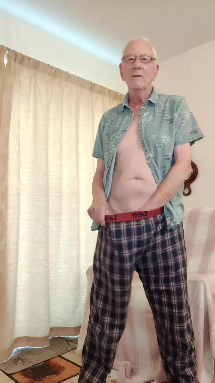 cutaboverest on Cam4 