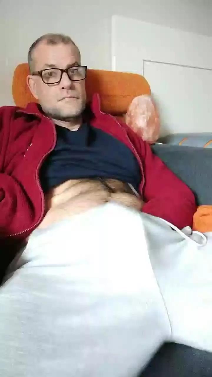 danipirrakas on Cam4 