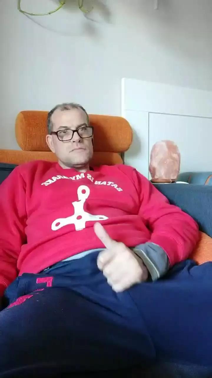 danipirrakas on Cam4 